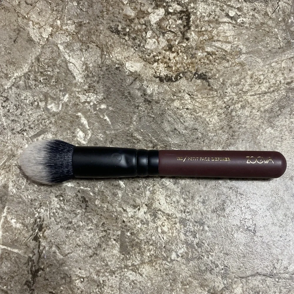 Zoeva 135 Petit‎ Face Definer Brush NWOB Opulence (READ)